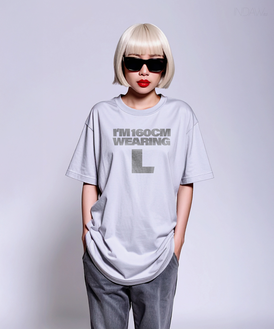 INDAW-short-sleeve-Tshirt-wearing-L-women