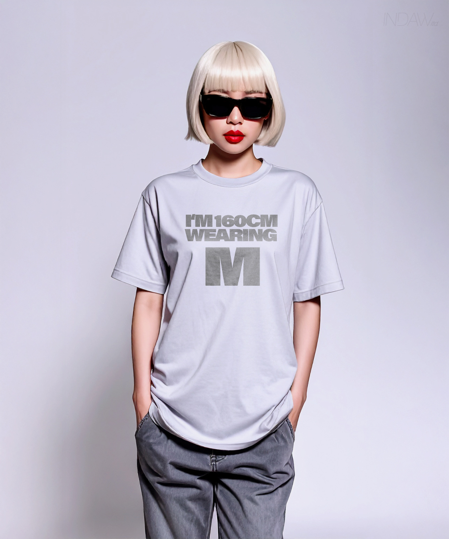 INDAW-short-sleeve-Tshirt-wearing-M-women